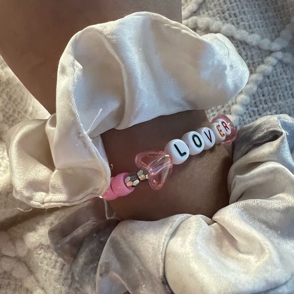 *CUSTOMIZABLE* Taylor Swift Eras Tour trading bracelets! (Crochet or beaded) - Picture 2 of 3